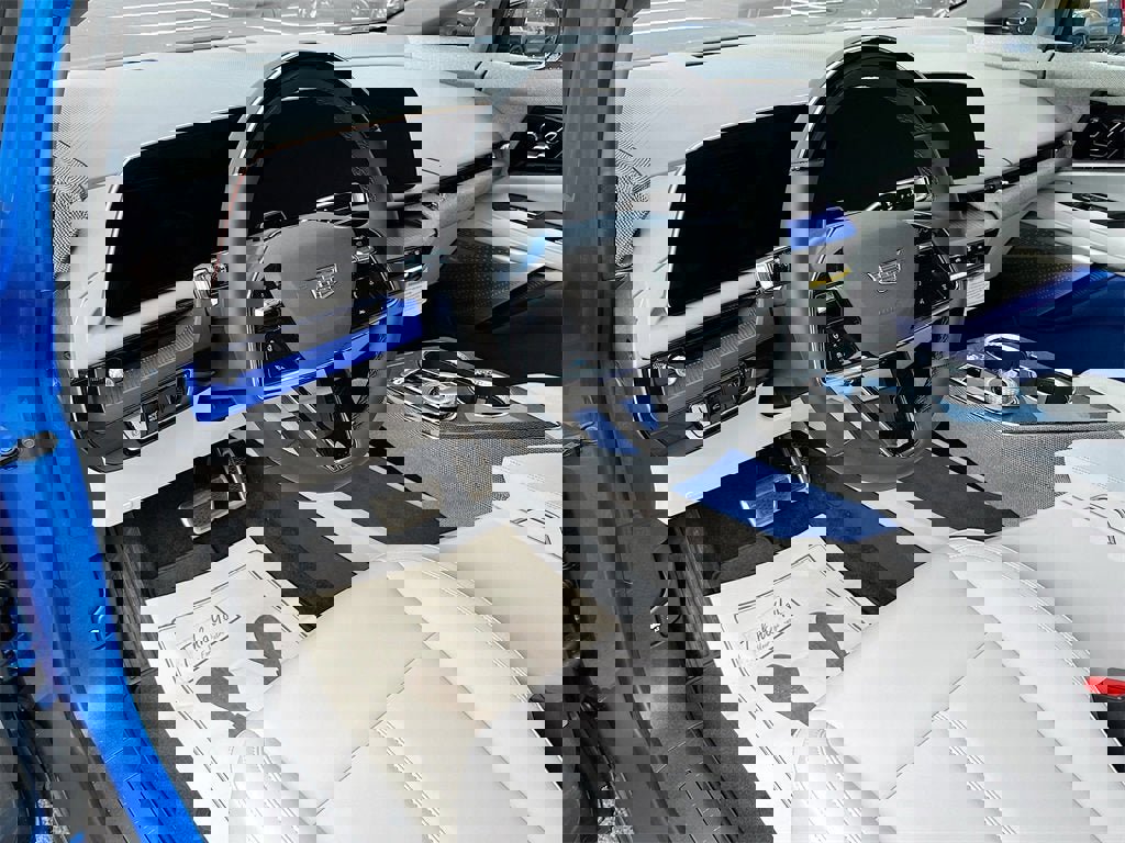 New 2026 Cadillac Optiq Luxury 1 image 8