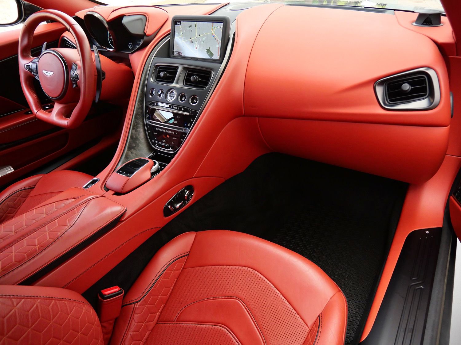 Used 2019 Aston Martin DBS Superleggera image 3