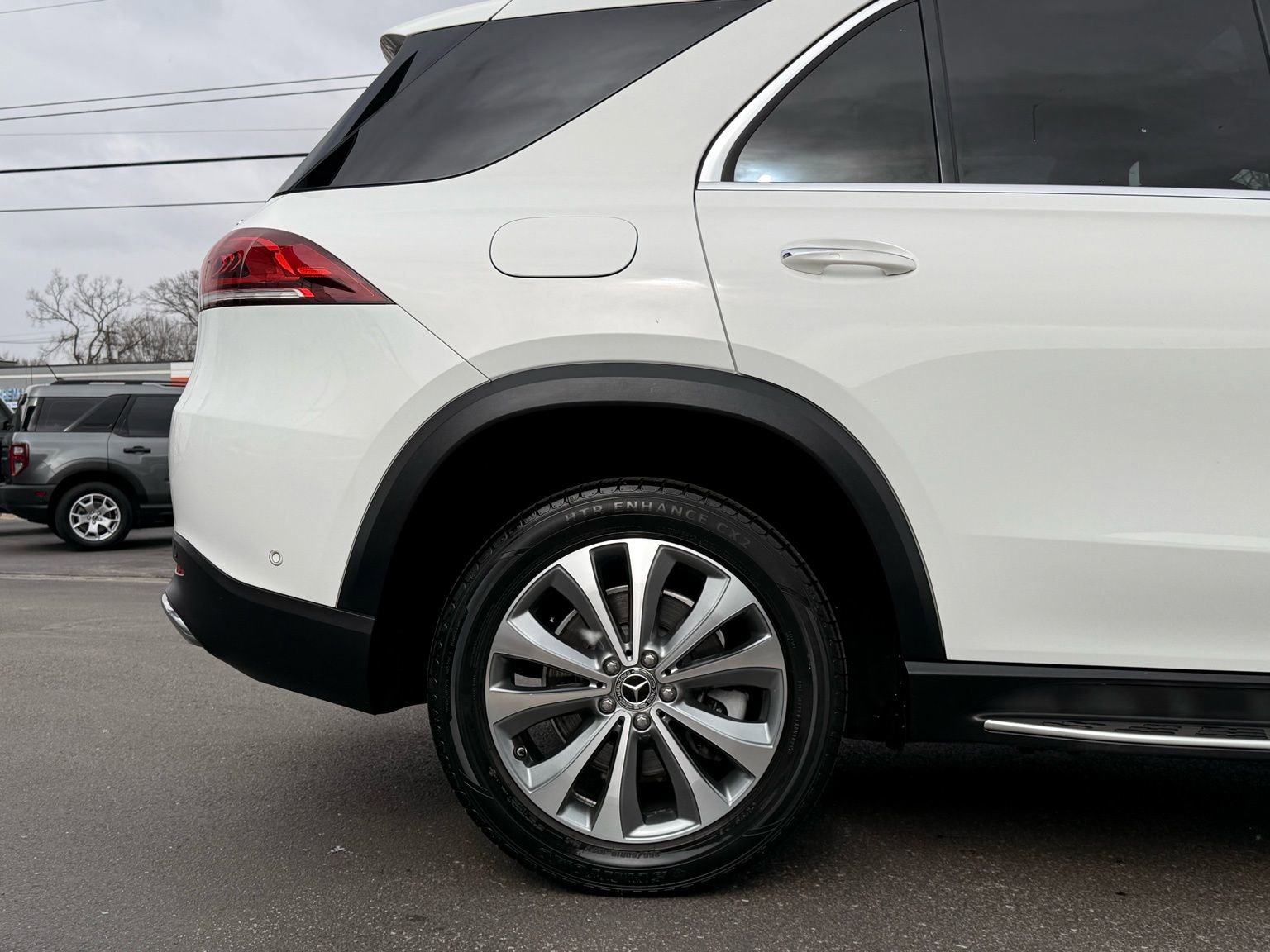 Used 2020 Mercedes-Benz GLE 350 4MATIC w/ Premium Package image 12