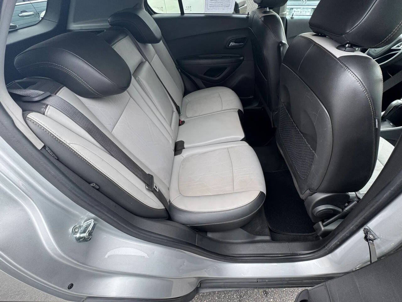 Used 2021 Chevrolet Trax LT FWD image 18