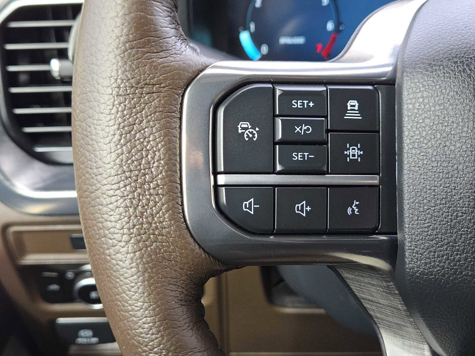 Used 2025 Ford F150 King Ranch w/ FX4 Off-Road Package image 27