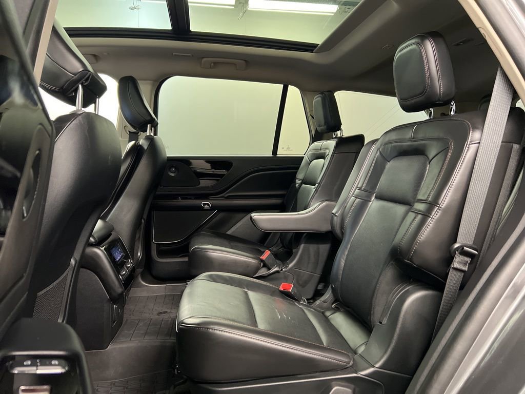 Used 2023 Lincoln Aviator Reserve w/ Equipment Group 201A image 32