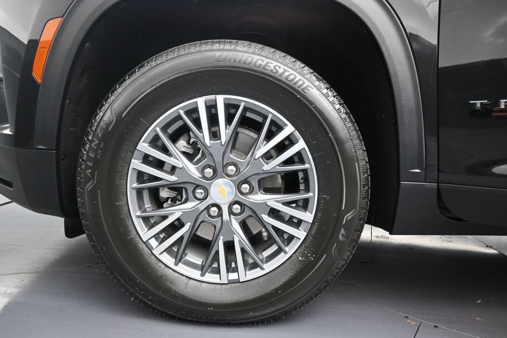 Used 2026 Chevrolet Traverse LT FWD image 10