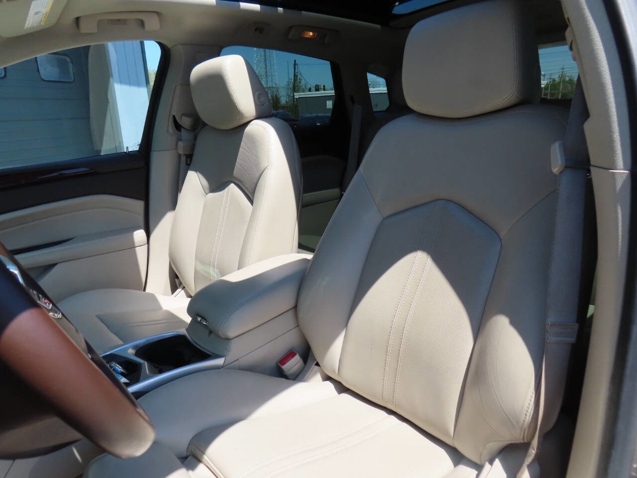 Used 2015 Cadillac SRX Luxury w/ Driver Awareness Package AWD/4WD image 22
