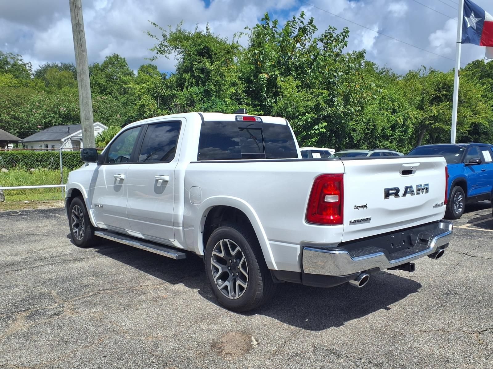 Used 2025 RAM 1500 Laramie AWD/4WD image 21