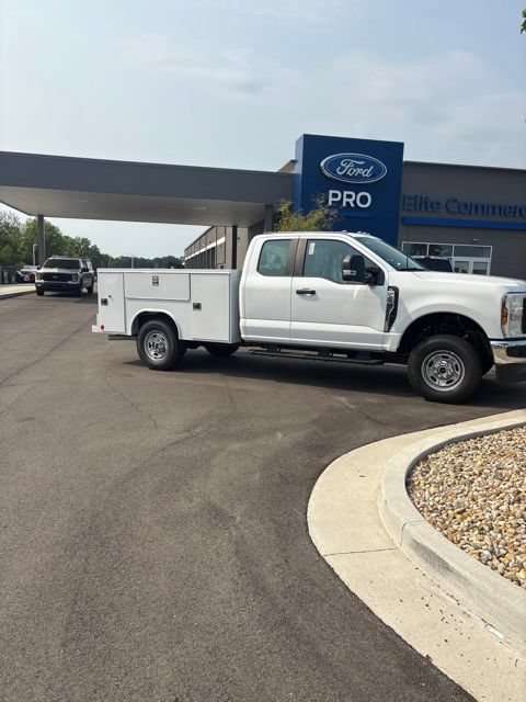New 2026 Ford F250 XL w/ XL Chrome Package AWD/4WD image 1
