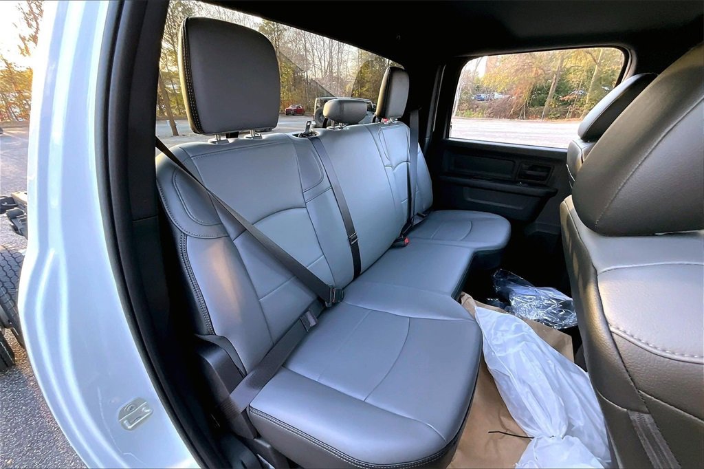 Used 2024 RAM 5500 Tradesman w/ Chrome Appearance Group image 21