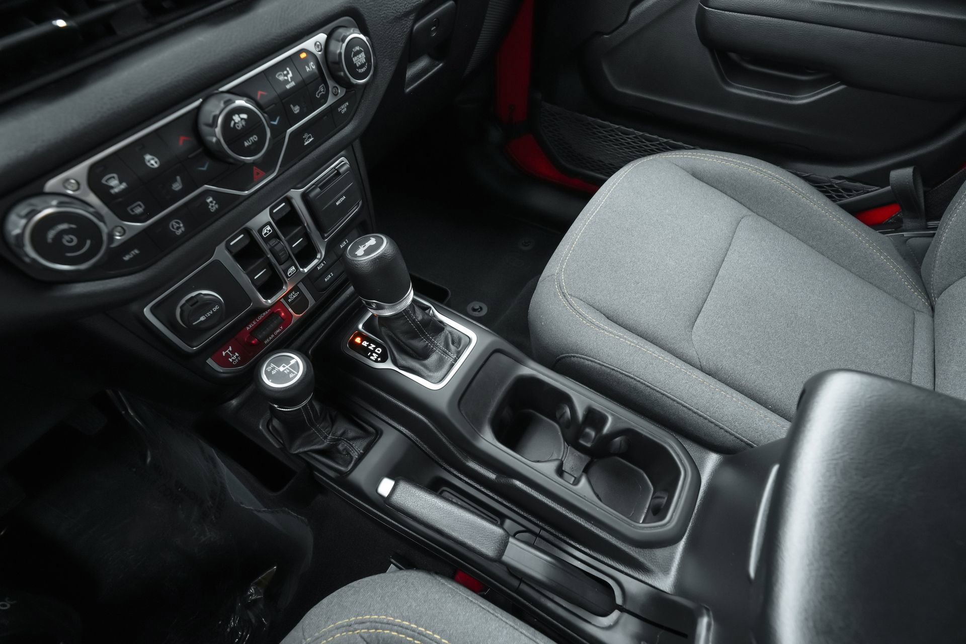 Used 2024 Jeep Wrangler Willys image 11