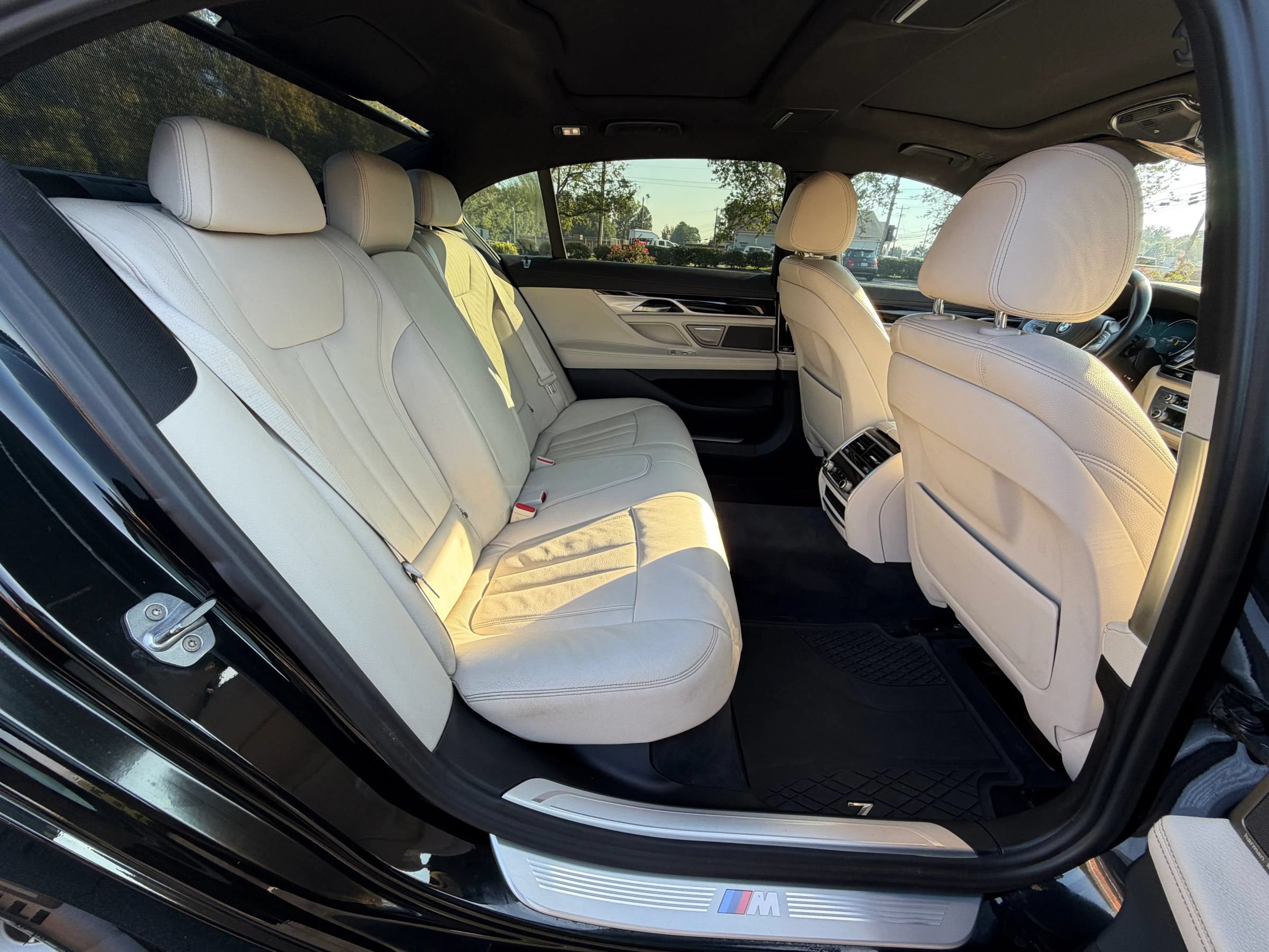 Used 2019 BMW 740i xDrive w/ M Sport Package AWD/4WD image 16