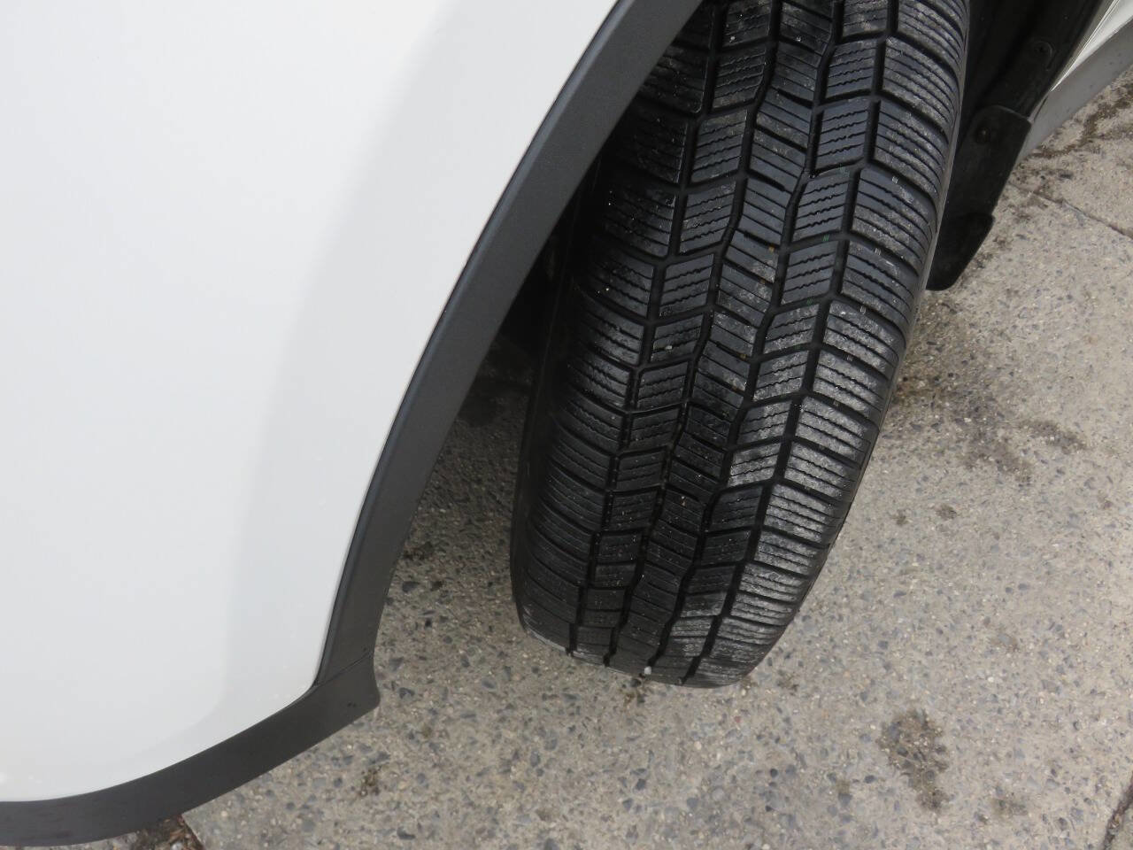 Used 2014 Toyota RAV4 XLE image 30