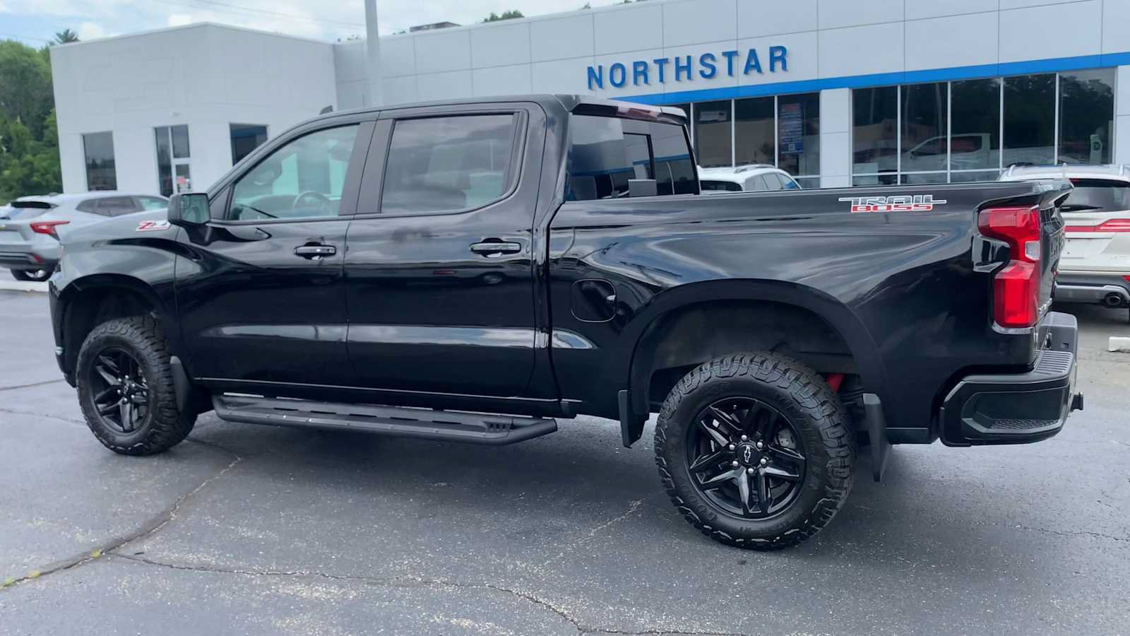 Certified 2022 Chevrolet Silverado 1500 LT Trail Boss w/ Convenience Package II AWD/4WD image 6