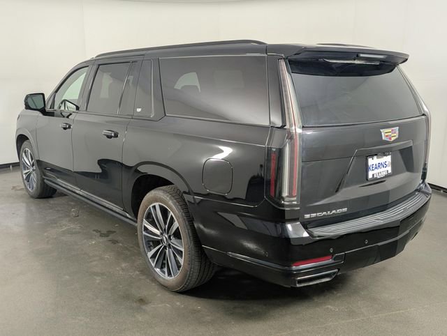 Used 2025 Cadillac Escalade ESV Sport w/ Touring Package image 6