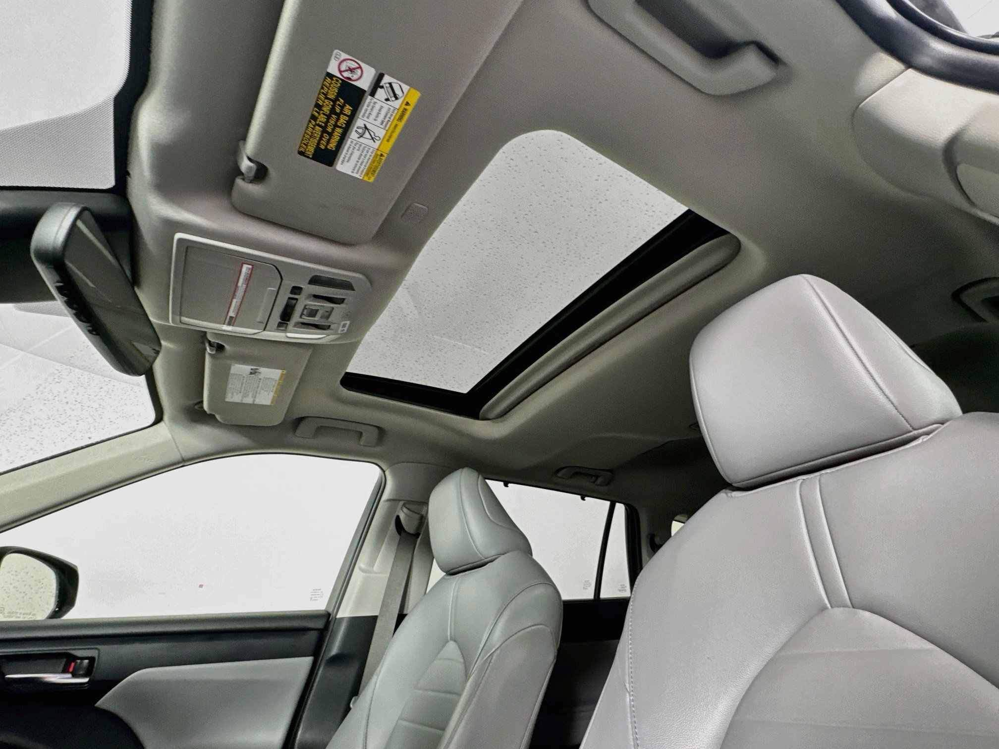 Used 2022 Toyota Highlander XLE AWD/4WD image 21