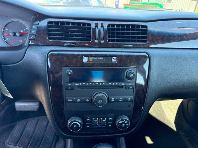 Used 2012 Chevrolet Impala LTZ FWD image 23