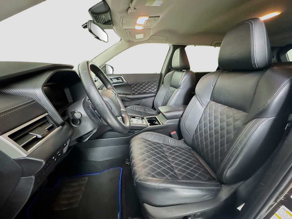 Used 2023 Mitsubishi Outlander SEL image 9
