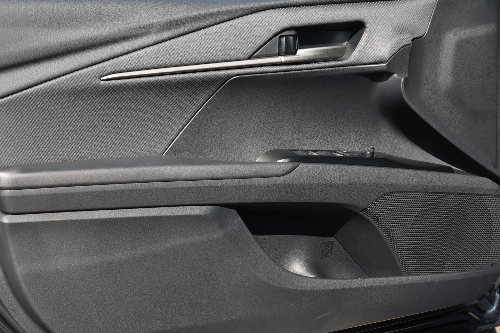 New 2027 Toyota Camry SE w/ Convenience Package FWD image 25