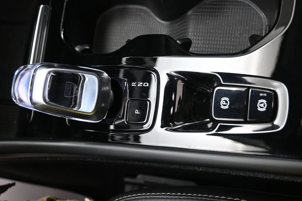Used 2023 Volvo XC40 B4 Plus w/ Protection Package FWD image 20
