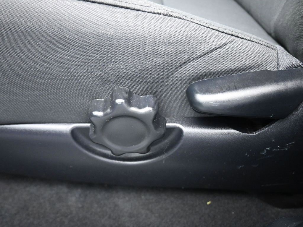 Used 2017 Toyota Tacoma TRD Off-Road image 12