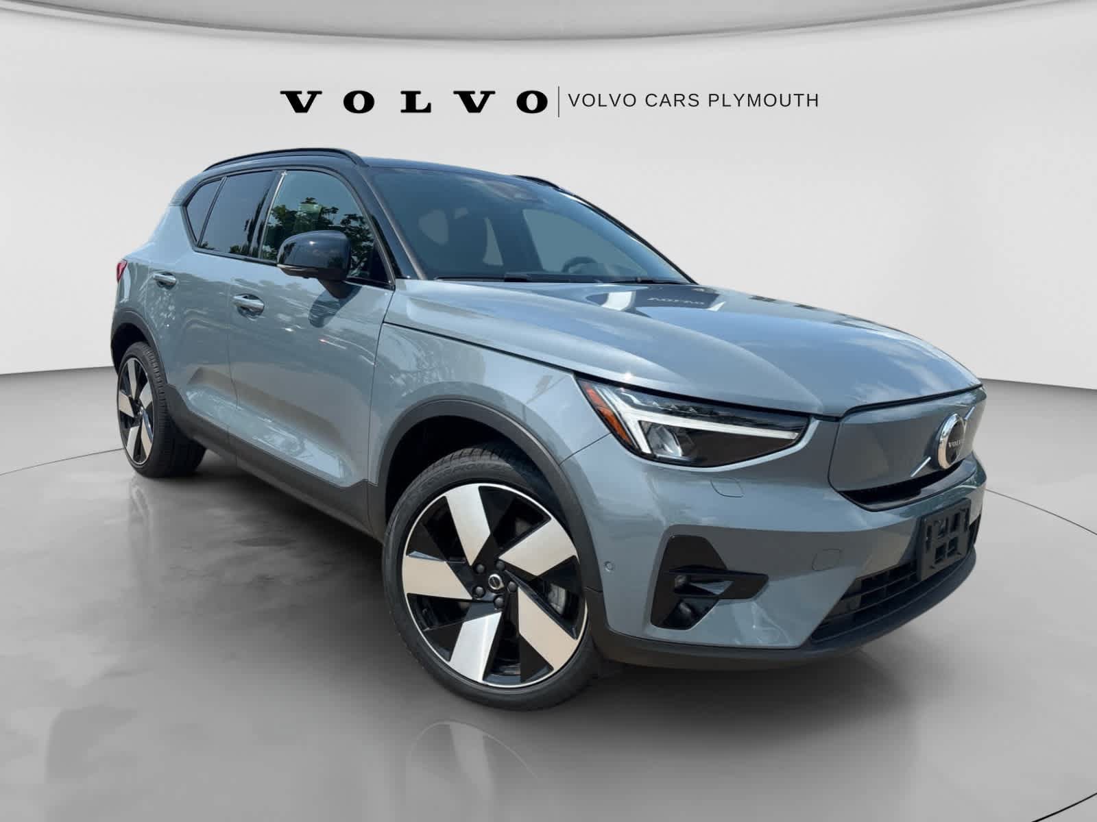 Used 2023 Volvo XC40 Recharge Plus AWD/4WD image 2
