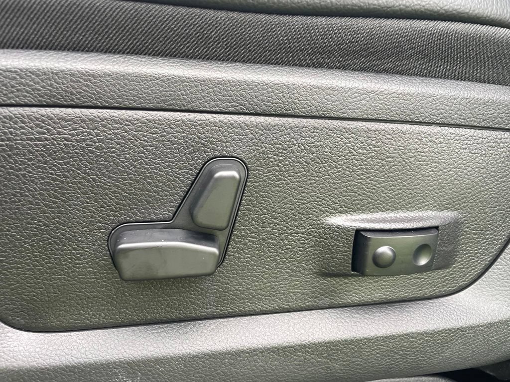 New 2026 RAM 2500 Laramie AWD/4WD image 26
