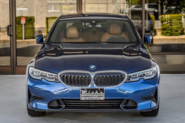 Used 2022 BMW 330i xDrive Sedan w/ Driving Assistance Package AWD/4WD image 5