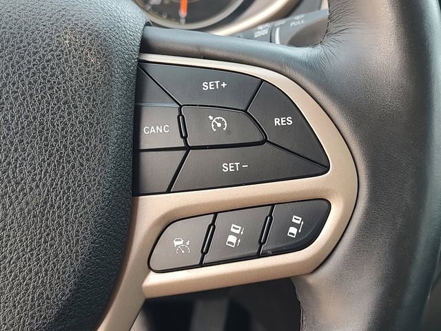 Certified 2018 Jeep Cherokee Limited w/ Technology Group image 22