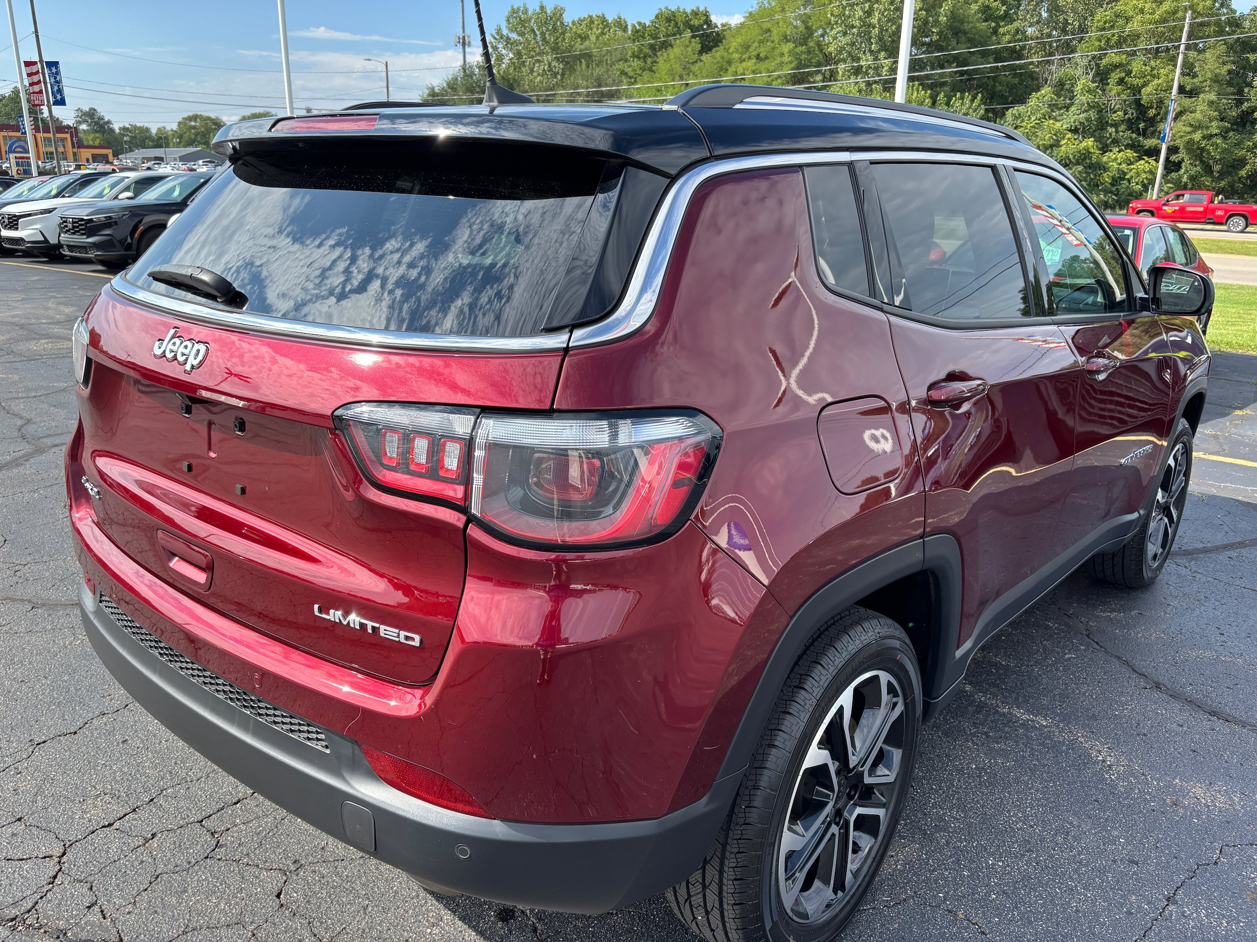 Used 2022 Jeep Compass Limited AWD/4WD image 6