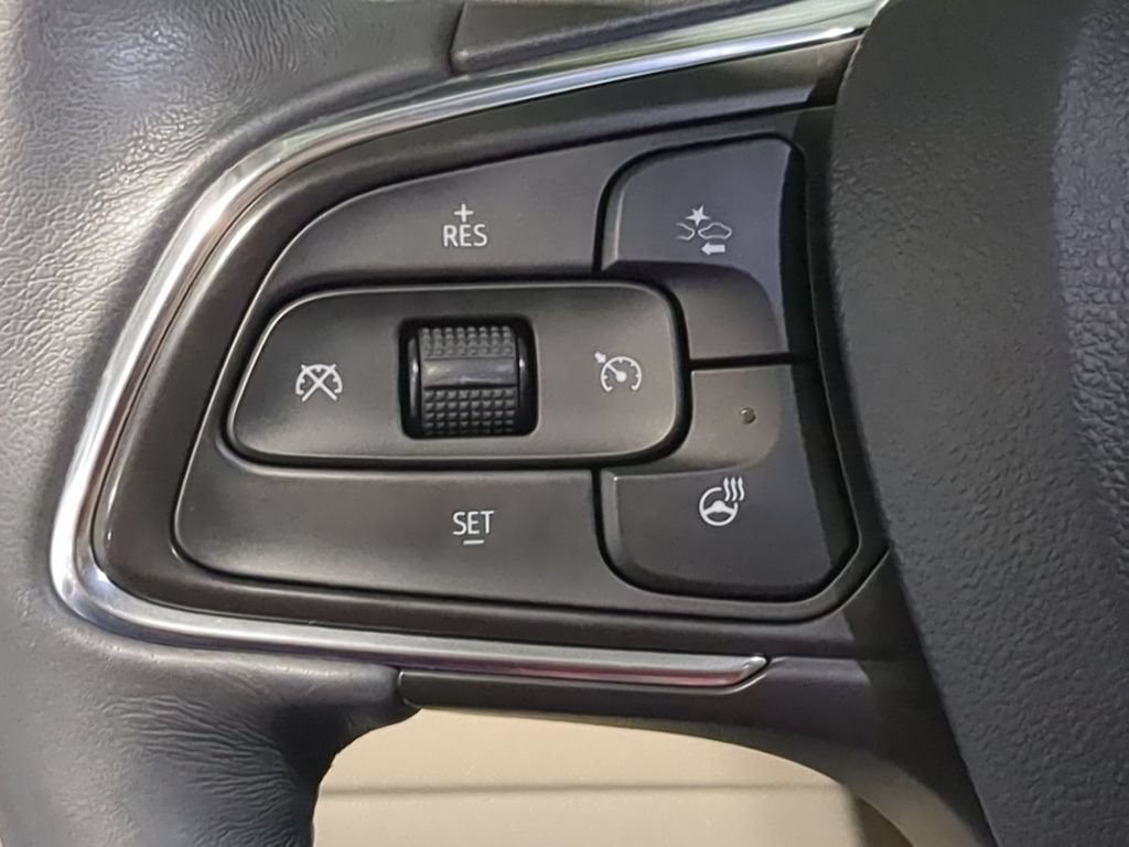 Used 2021 Buick Envision Essence AWD/4WD image 28