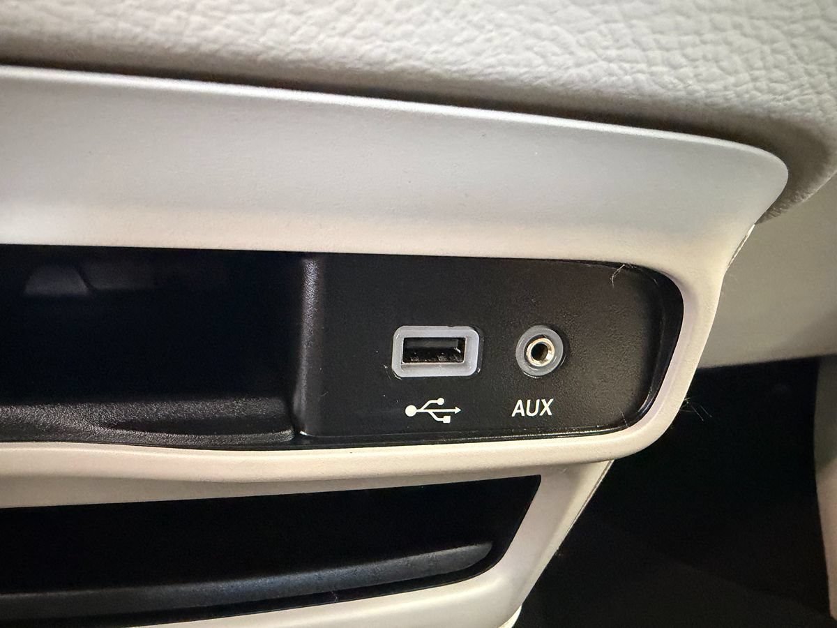 Used 2017 Chrysler Pacifica Touring Plus FWD image 21
