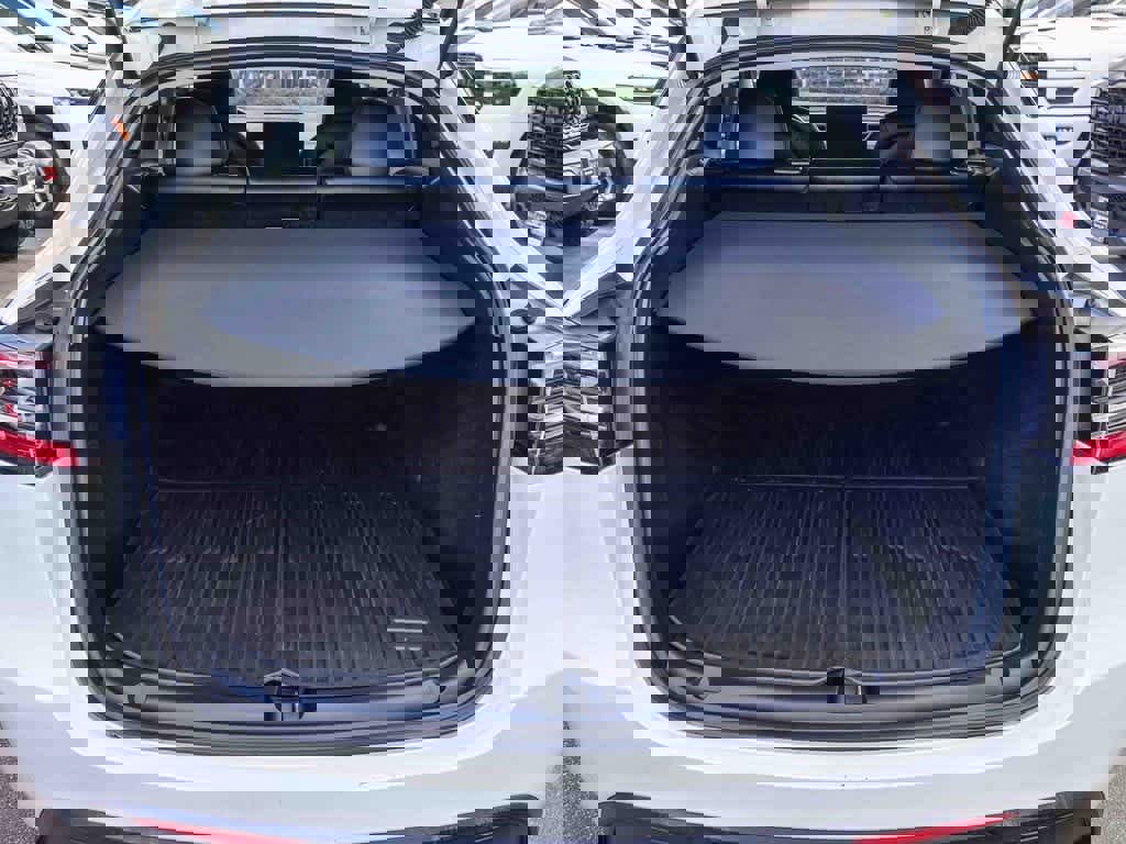 Used 2025 Tesla Model Y Performance image 25