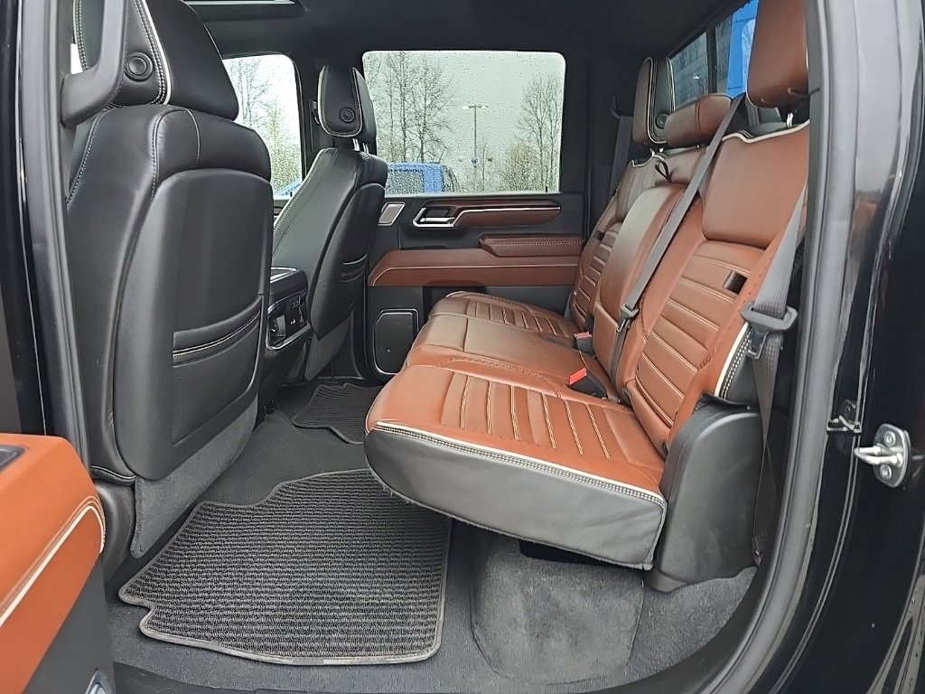 Used 2024 GMC Sierra 3500 Denali Ultimate image 33