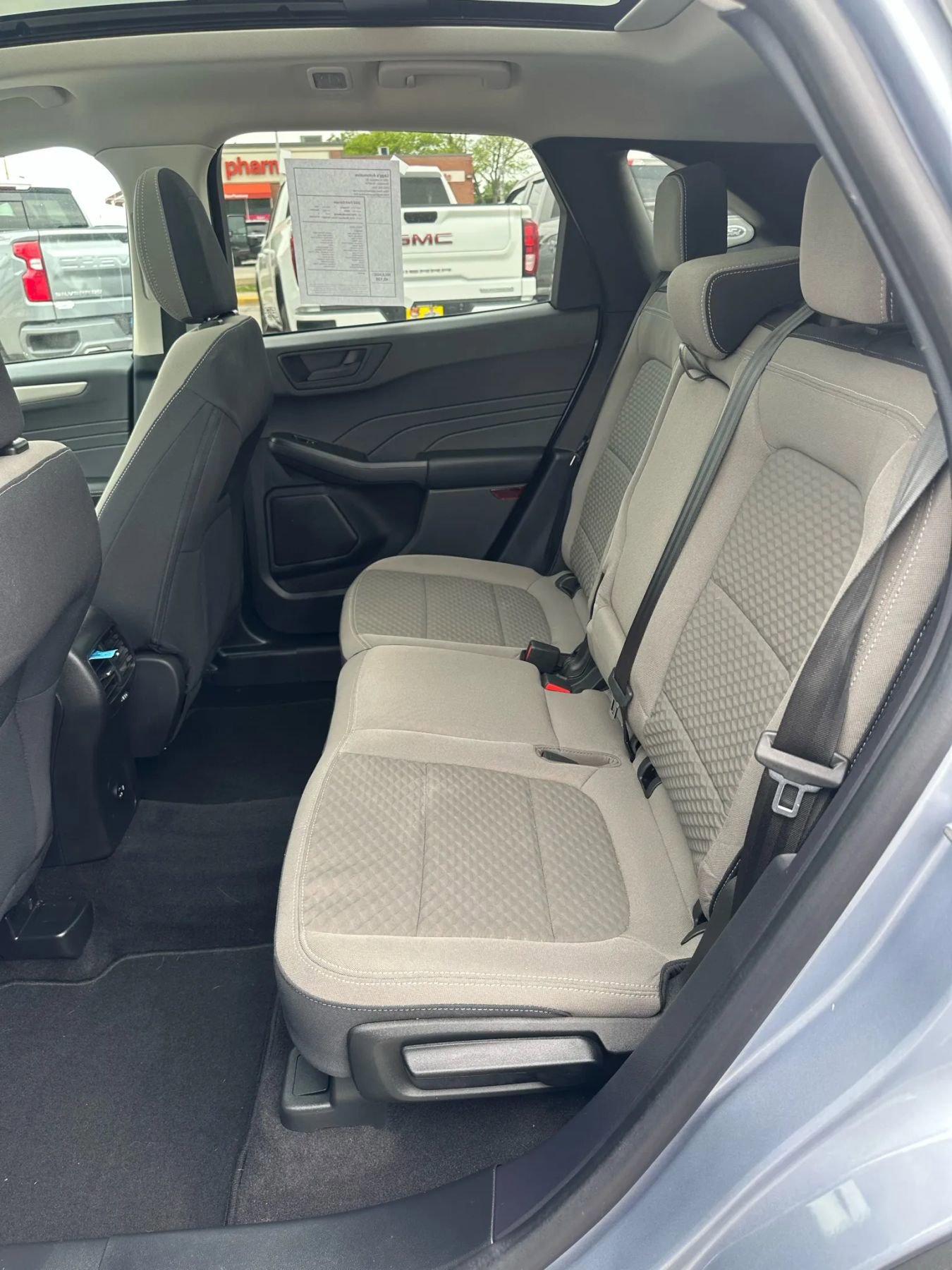 Used 2022 Ford Escape SE w/ SE Sport Appearance Package image 11