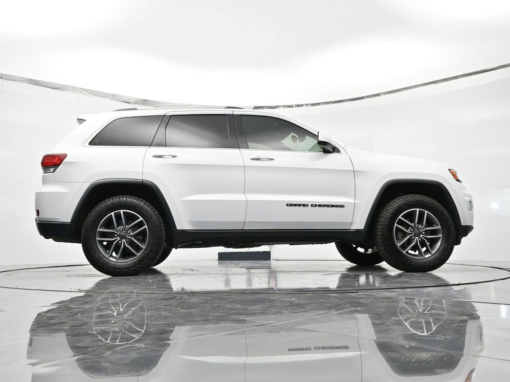 Used 2020 Jeep Grand Cherokee Laredo w/ Laredo X Package image 40