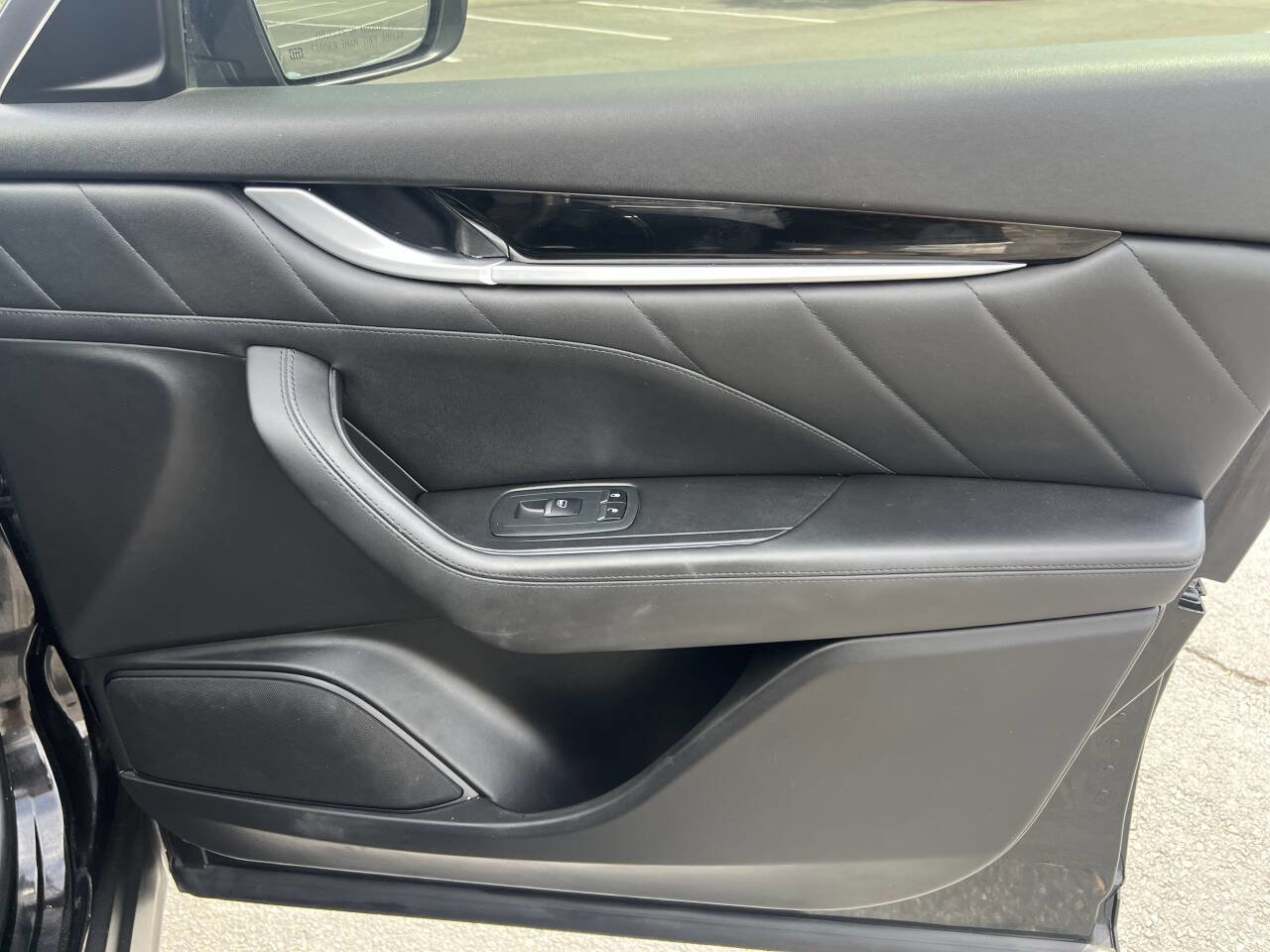 Used 2019 Maserati Levante image 27