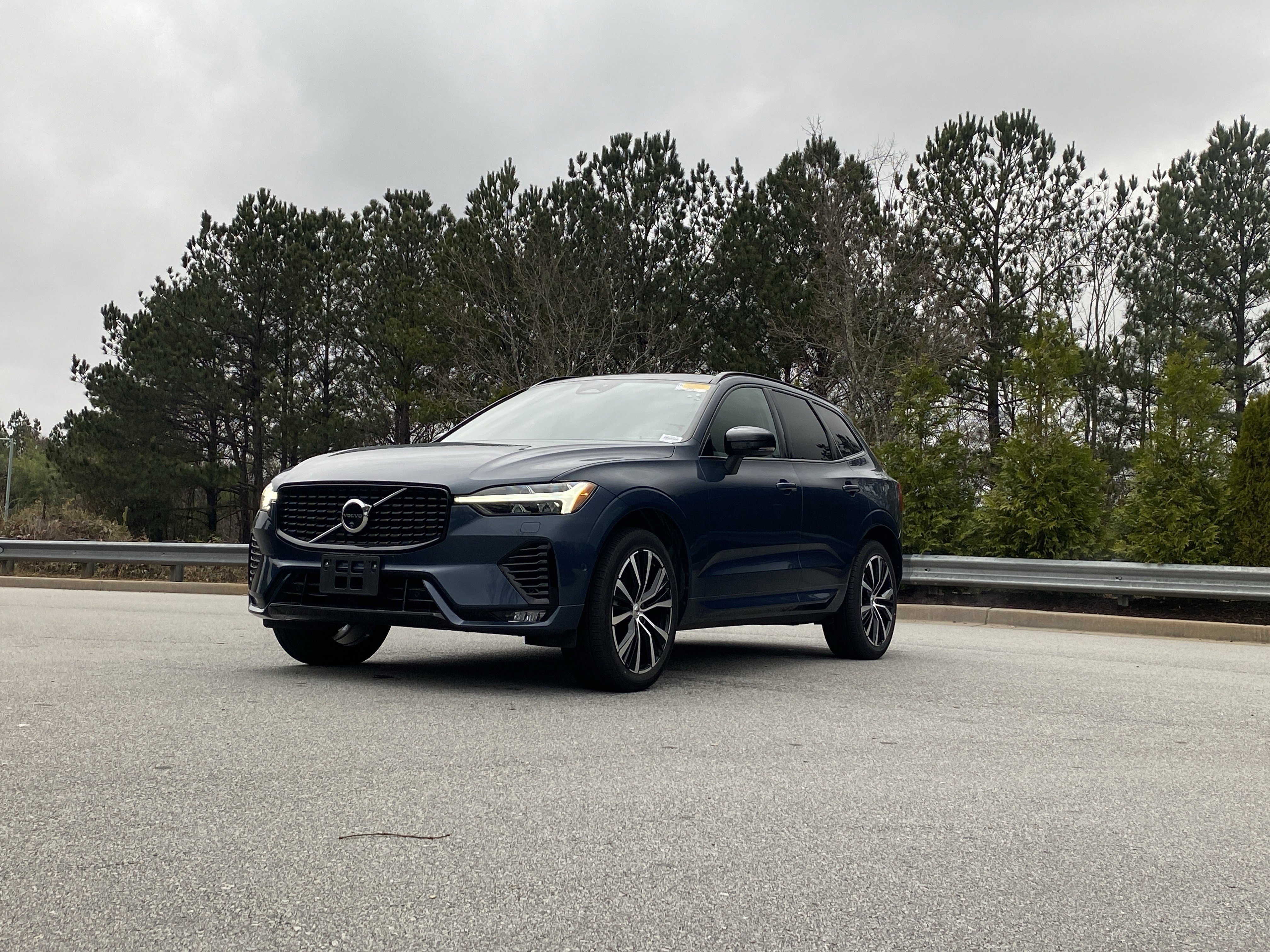 Used 2025 Volvo XC60 B5 Plus image 13