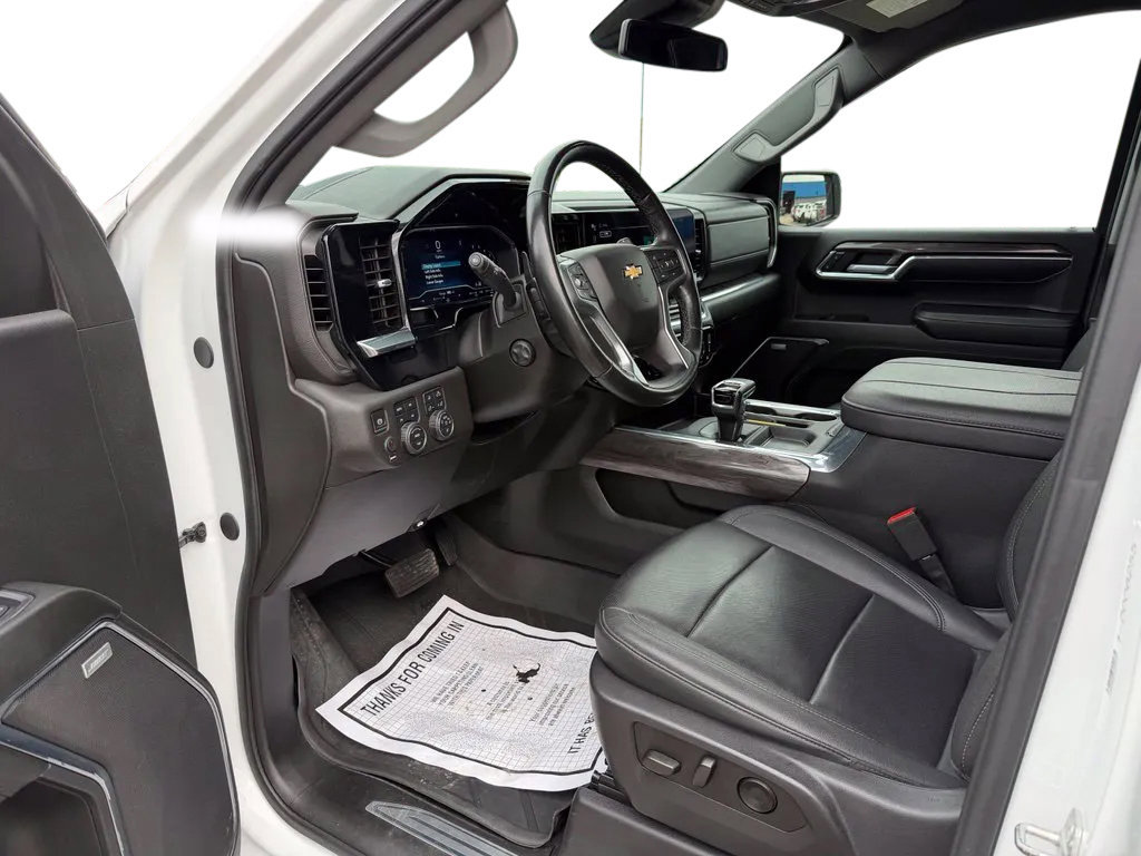 Used 2024 Chevrolet Silverado 1500 LTZ w/ LTZ Convenience Package II AWD/4WD image 11
