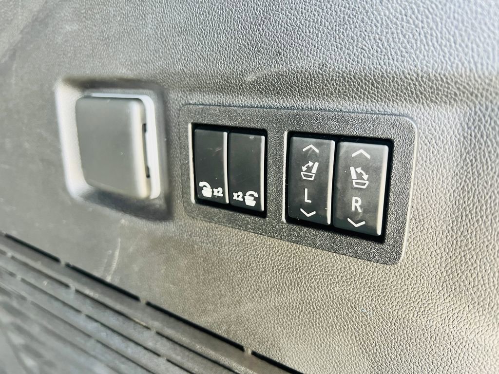 Used 2022 GMC Yukon Denali AWD/4WD image 43