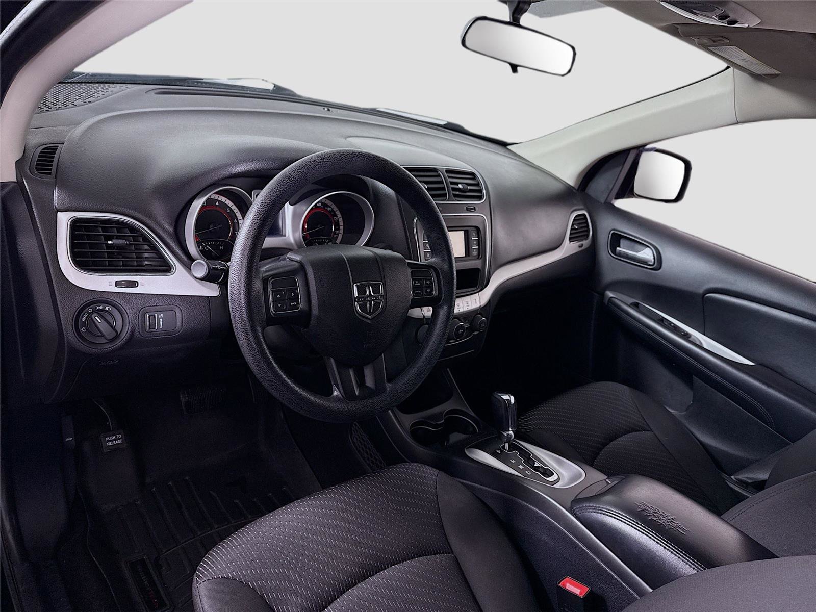 Used 2018 Dodge Journey SE w/ Blacktop Package image 3