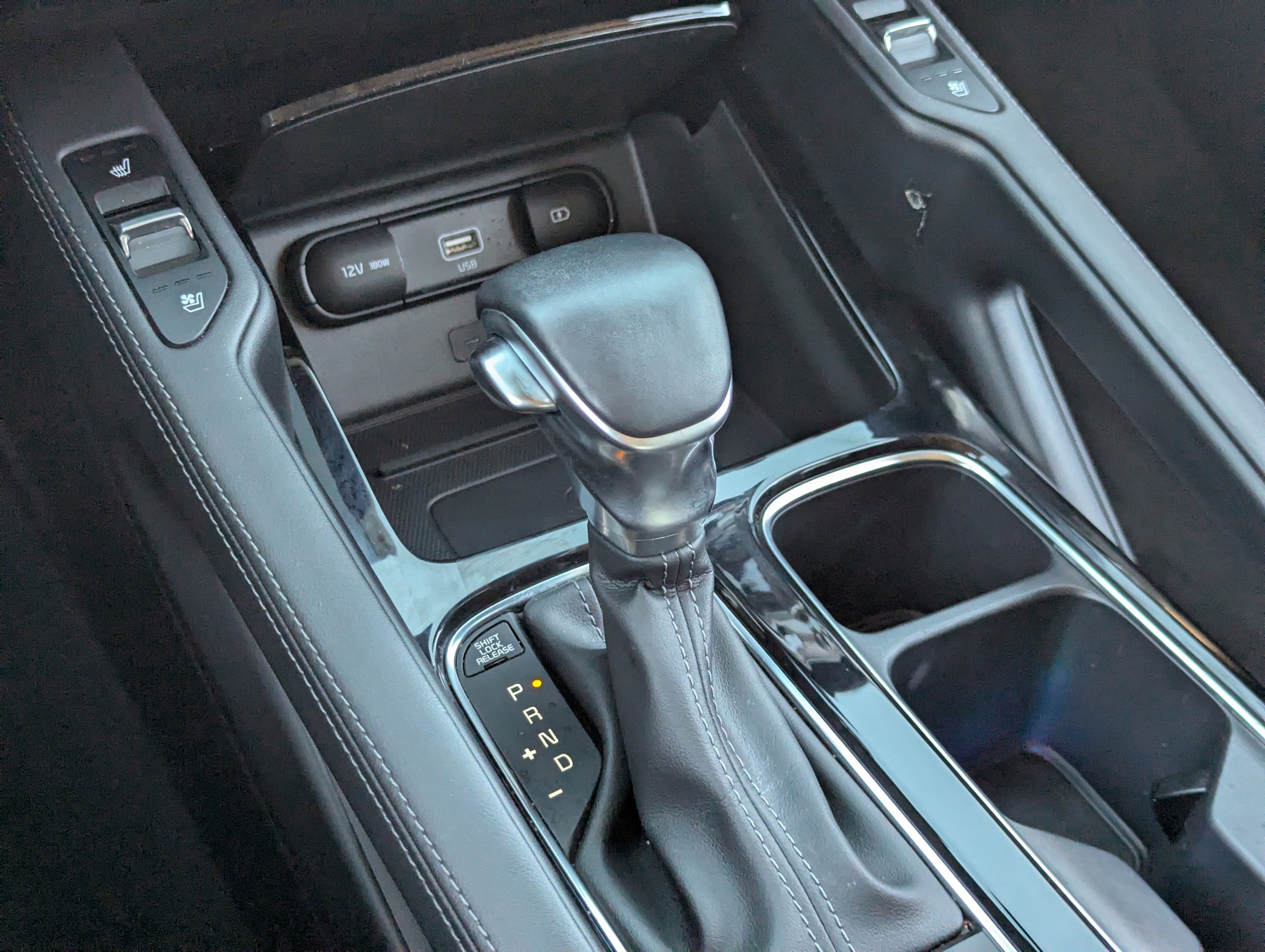 Certified 2022 Kia Telluride SX w/ Towing Package image 28