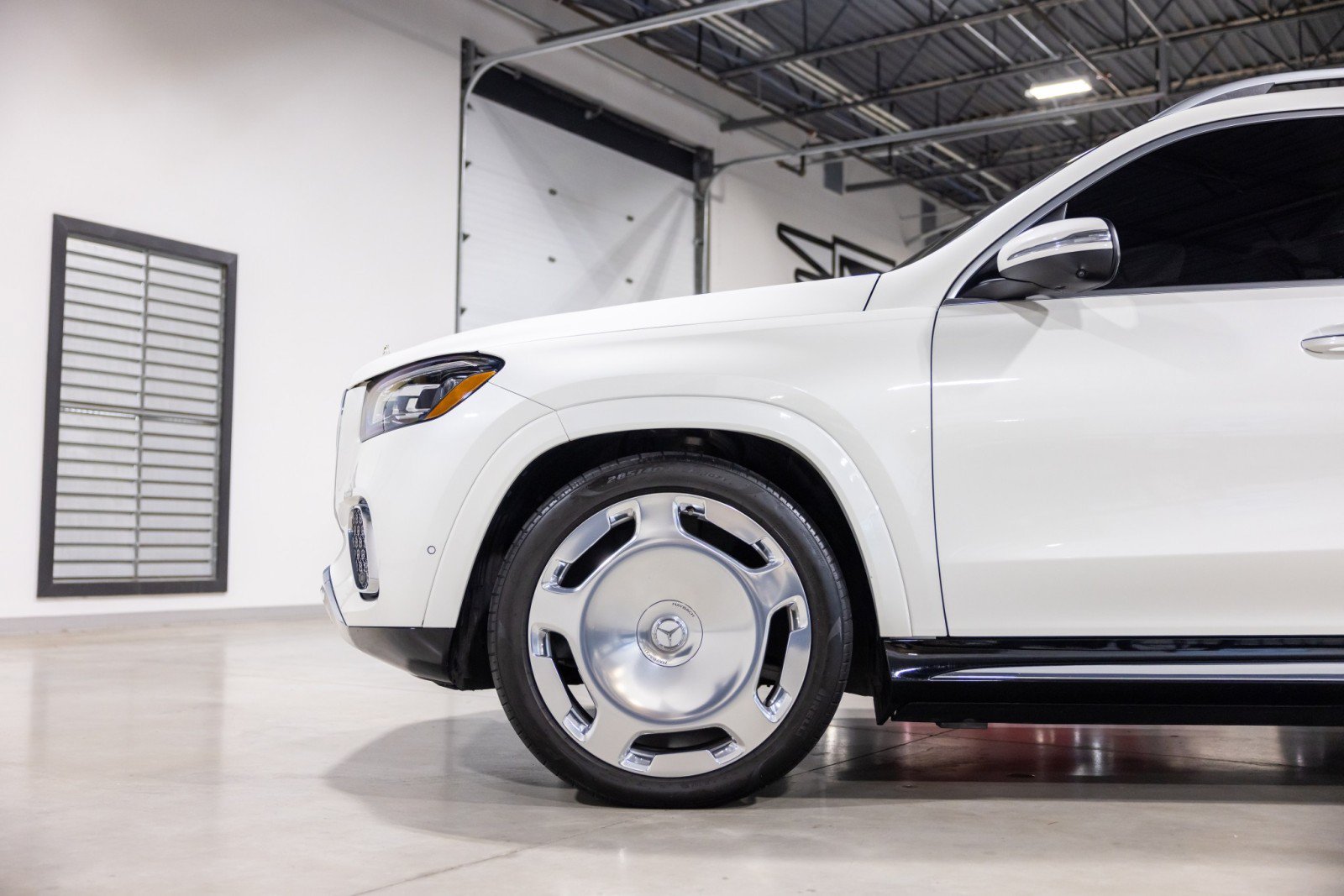 Used 2024 Mercedes-Benz Maybach GLS 600 4MATIC image 17