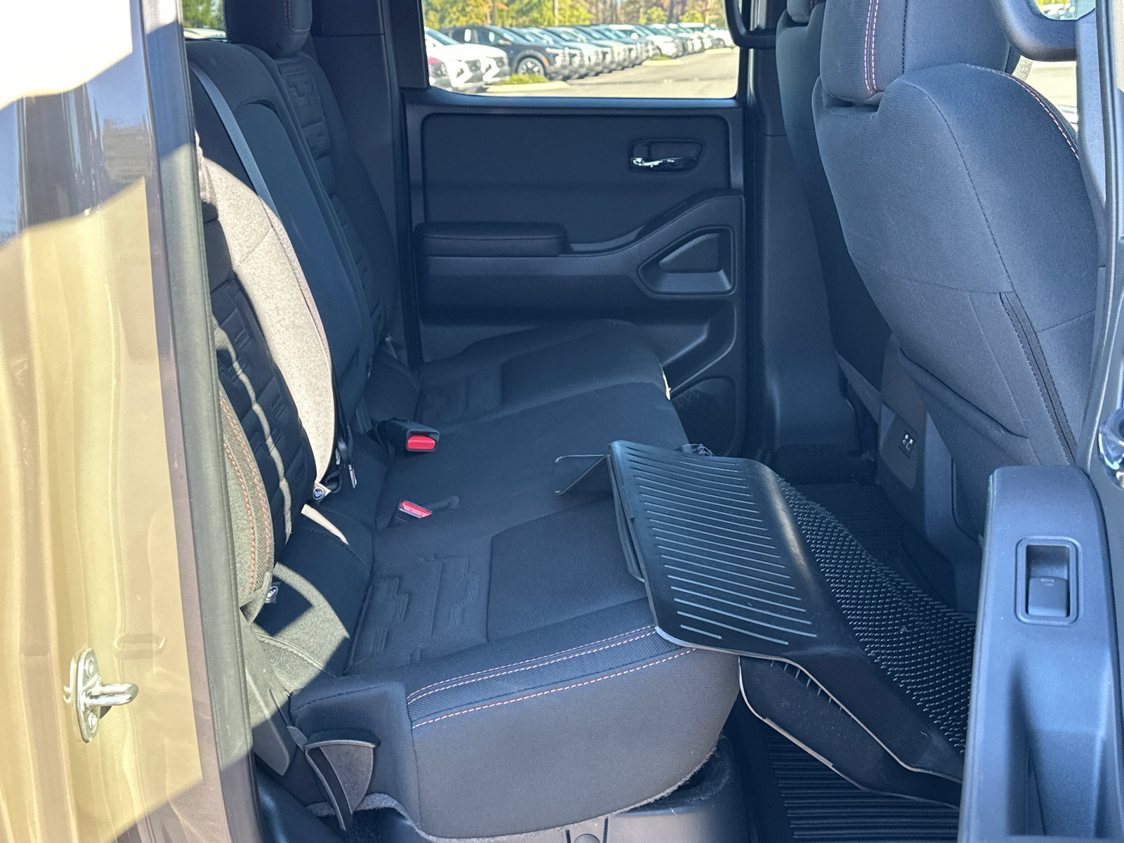 Used 2023 Nissan Frontier PRO-4X w/ Tow Package AWD/4WD image 15