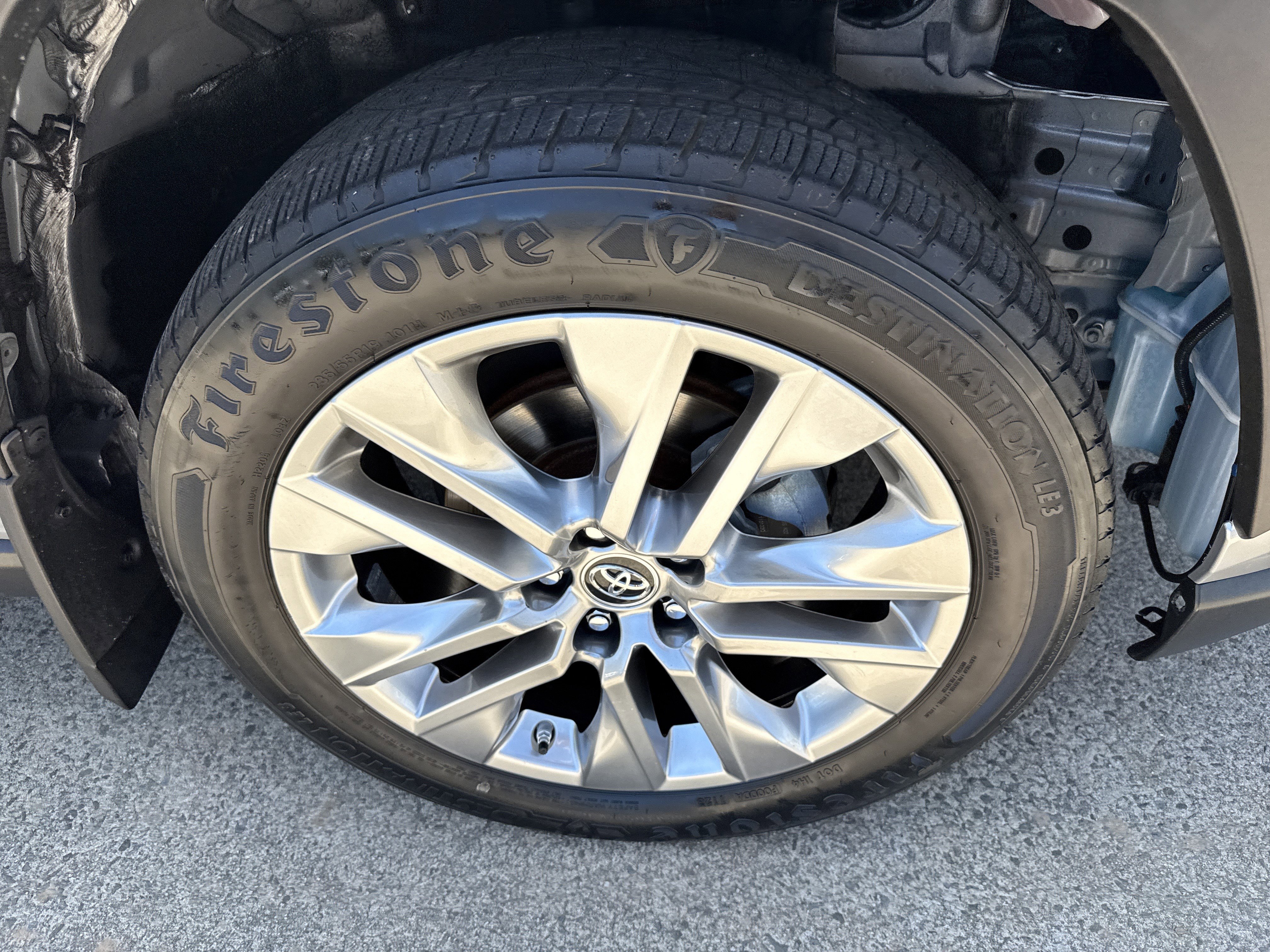 Used 2019 Toyota RAV4 XLE Premium w/ Cold Weather Package AWD/4WD image 12