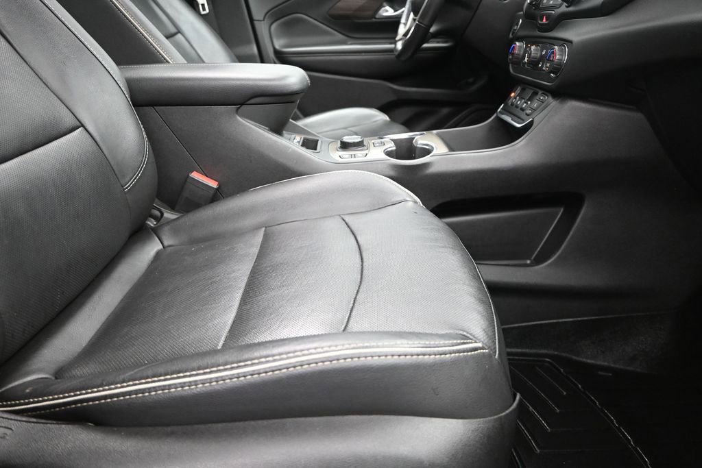 Used 2018 GMC Terrain Denali w/ Advanced Safety Package FWD image 25
