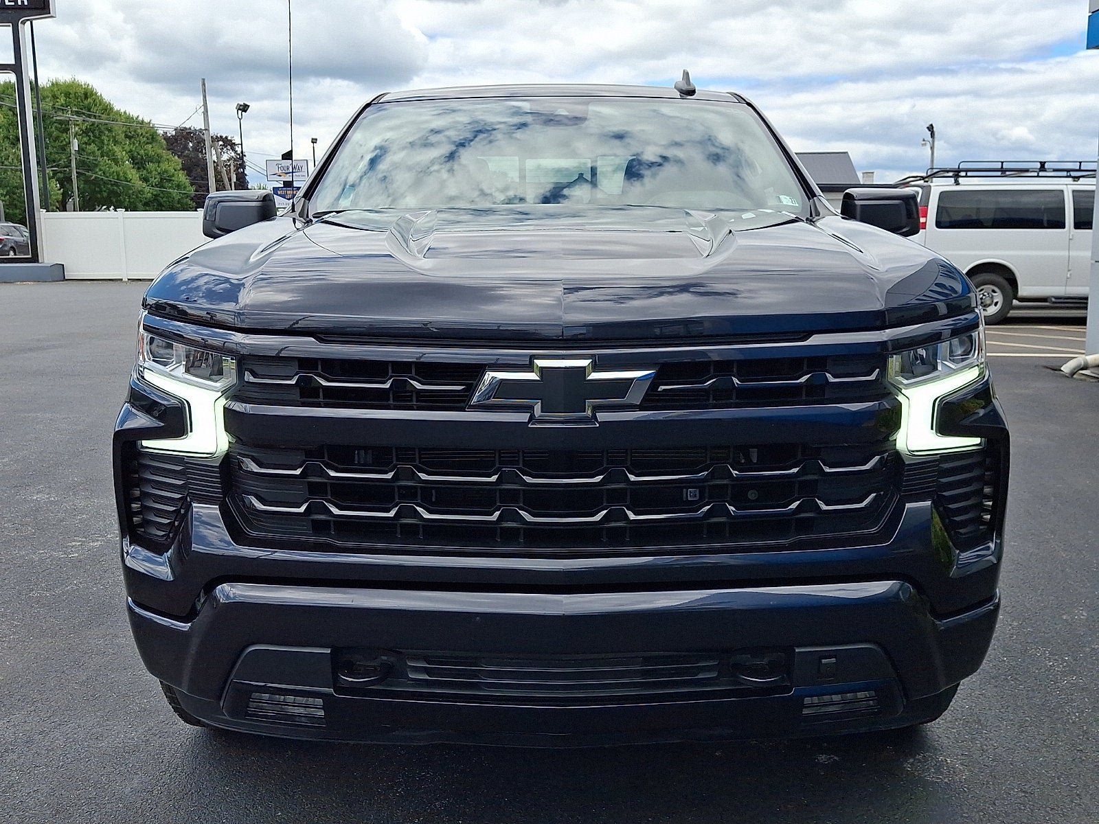 Used 2024 Chevrolet Silverado 1500 RST w/ True North Edition Plus AWD/4WD image 2
