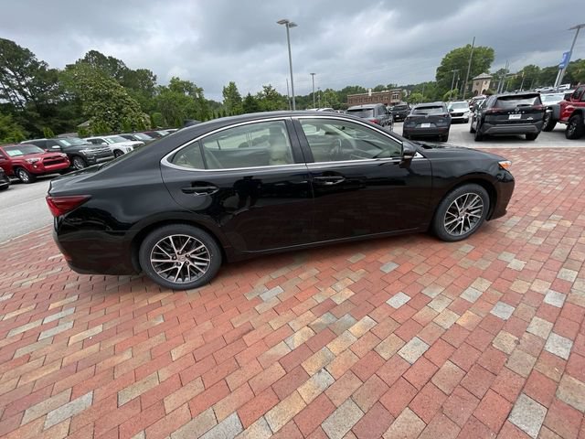 Used 2016 Lexus ES 350 w/ Luxury Package w/Wood Trim FWD image 36