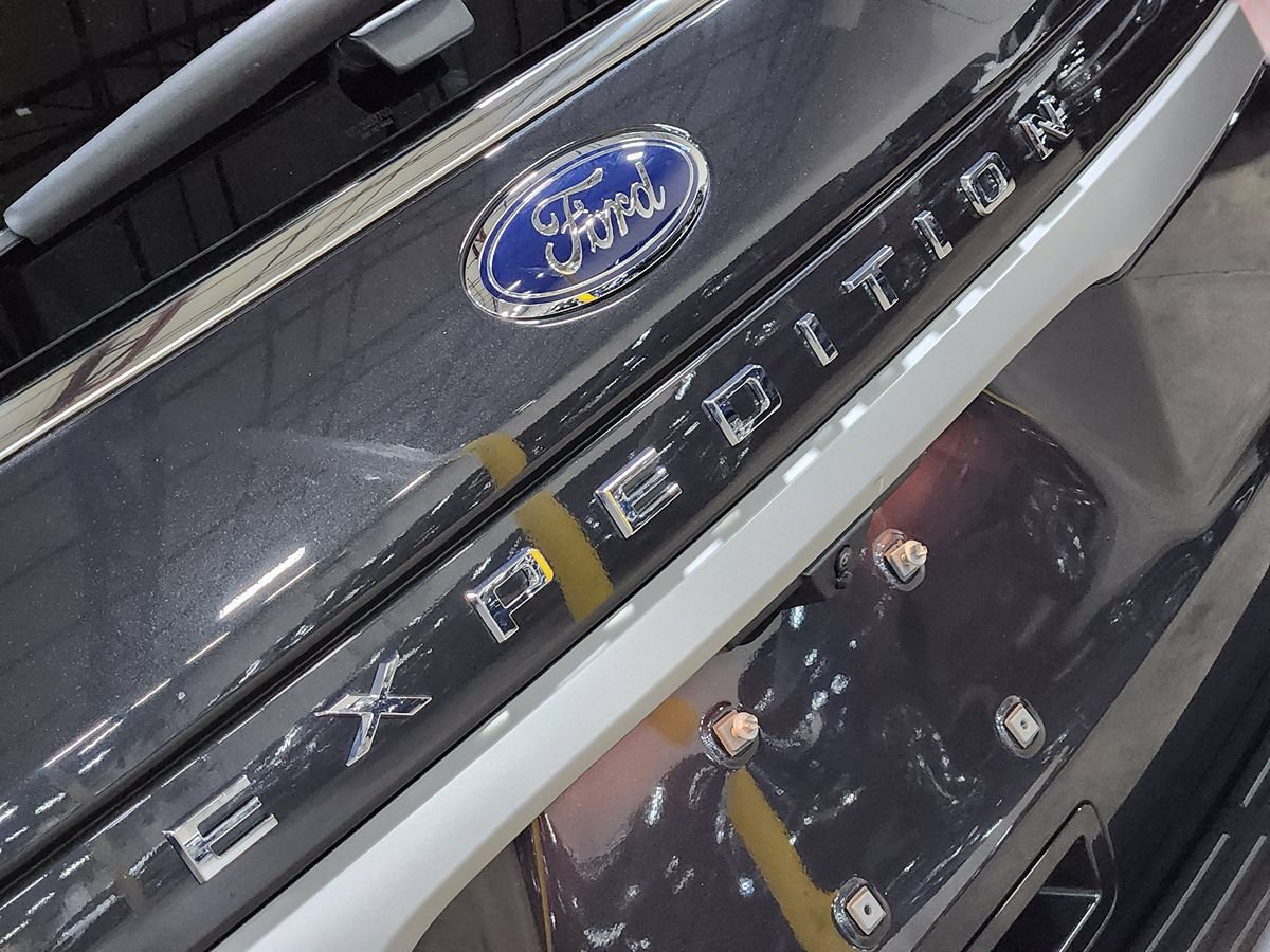 Used 2022 Ford Expedition XLT AWD/4WD image 25