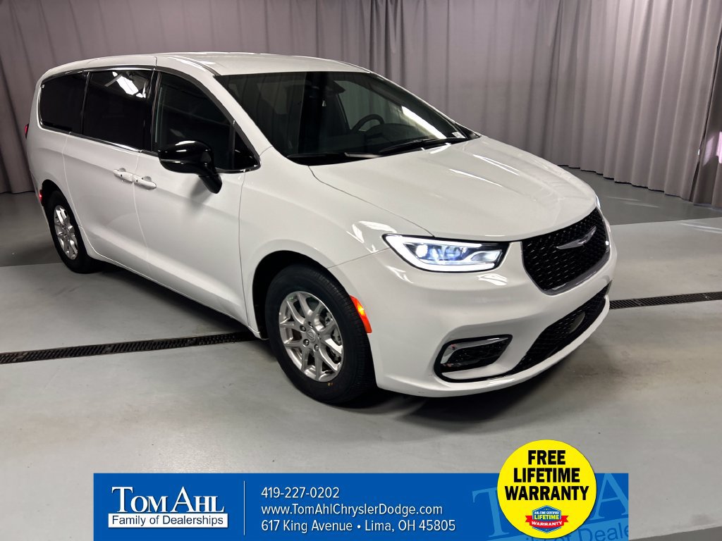 Used 2025 Chrysler Pacifica Select FWD 360° Tour