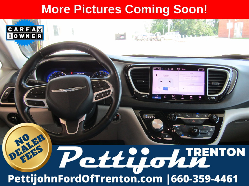 Used 2021 Chrysler Pacifica Touring-L FWD image 5