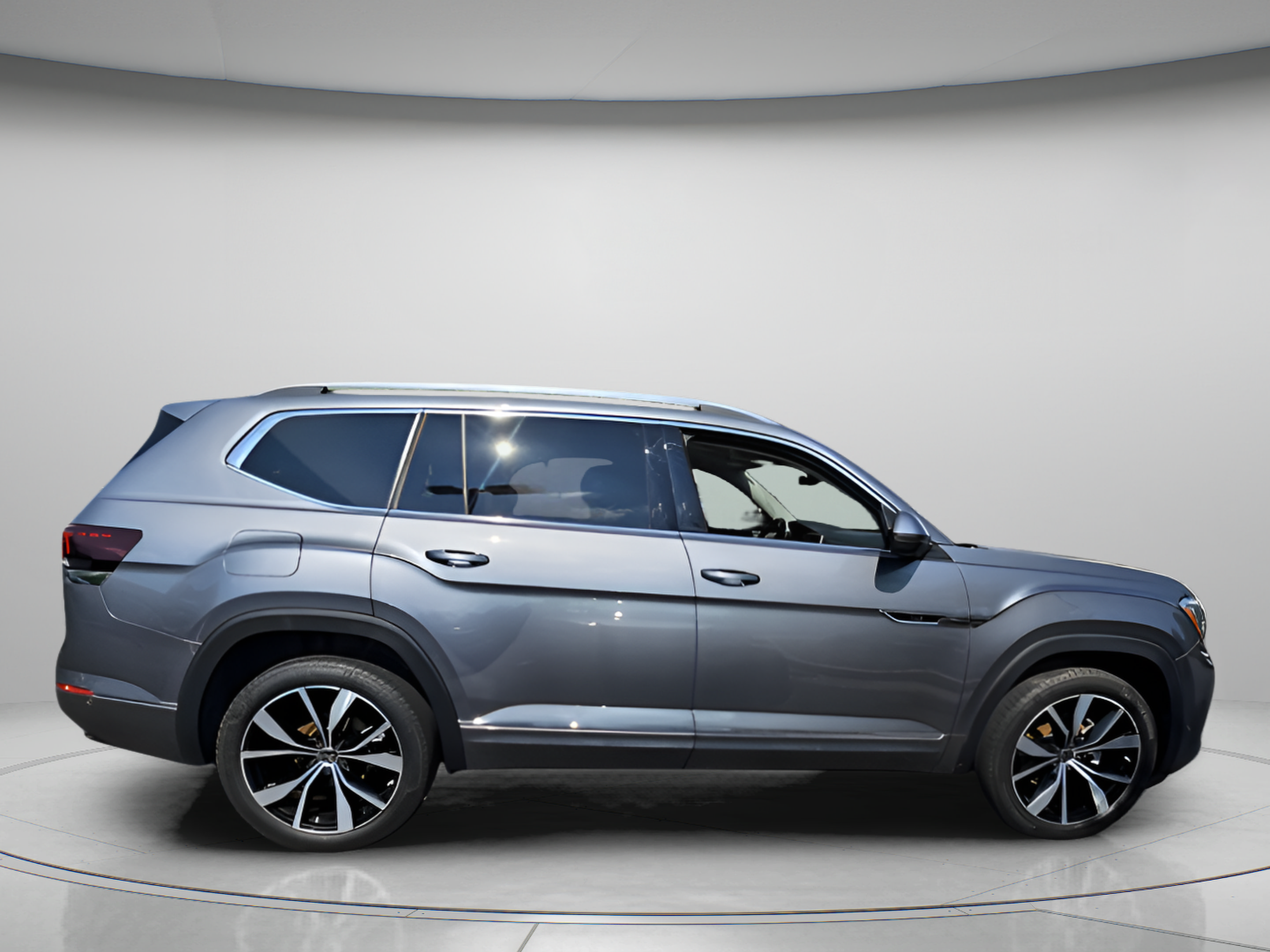 Used 2024 Volkswagen Atlas SEL Premium R-Line AWD/4WD image 6