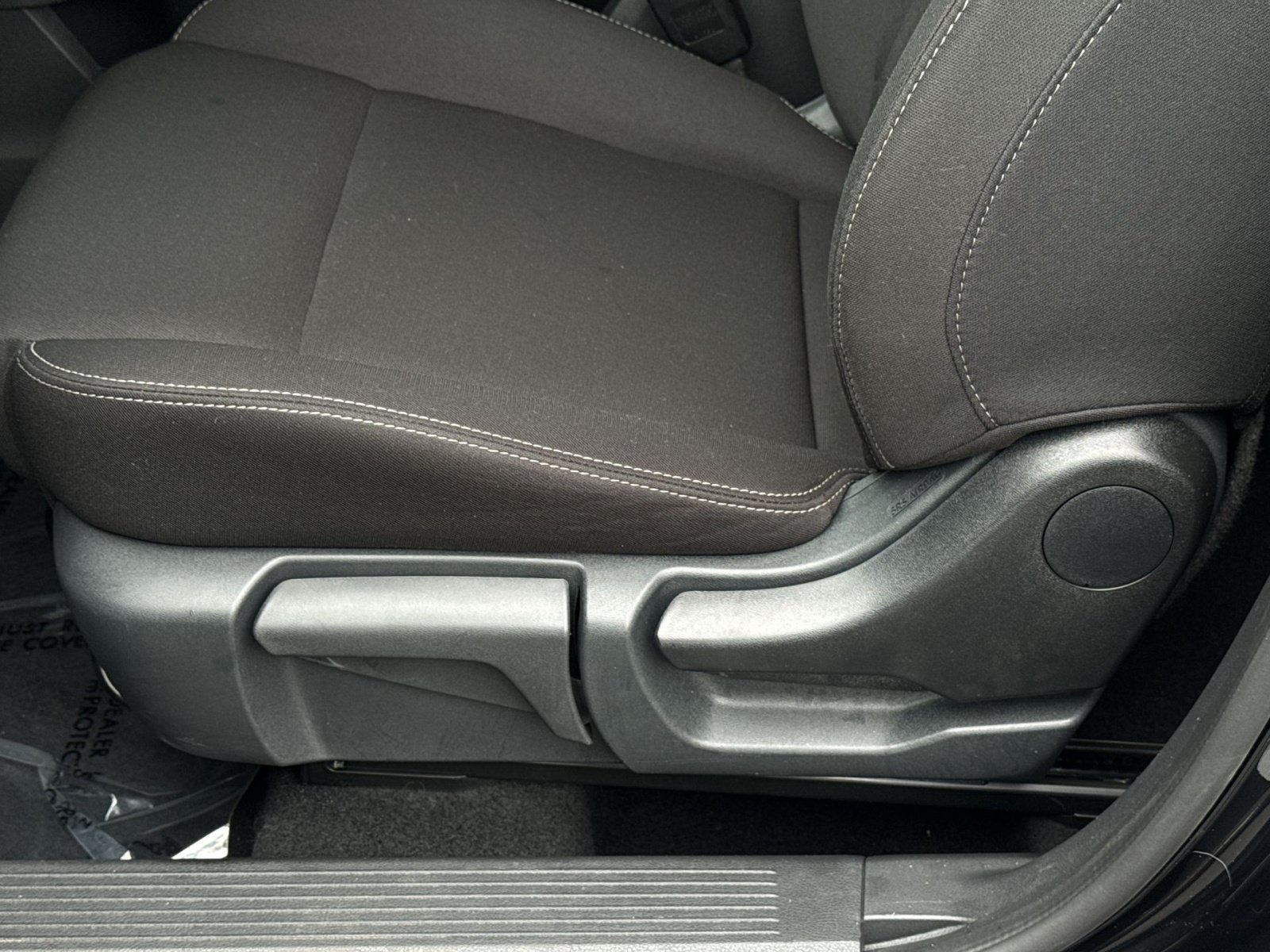 Used 2023 Nissan Rogue S AWD/4WD image 14